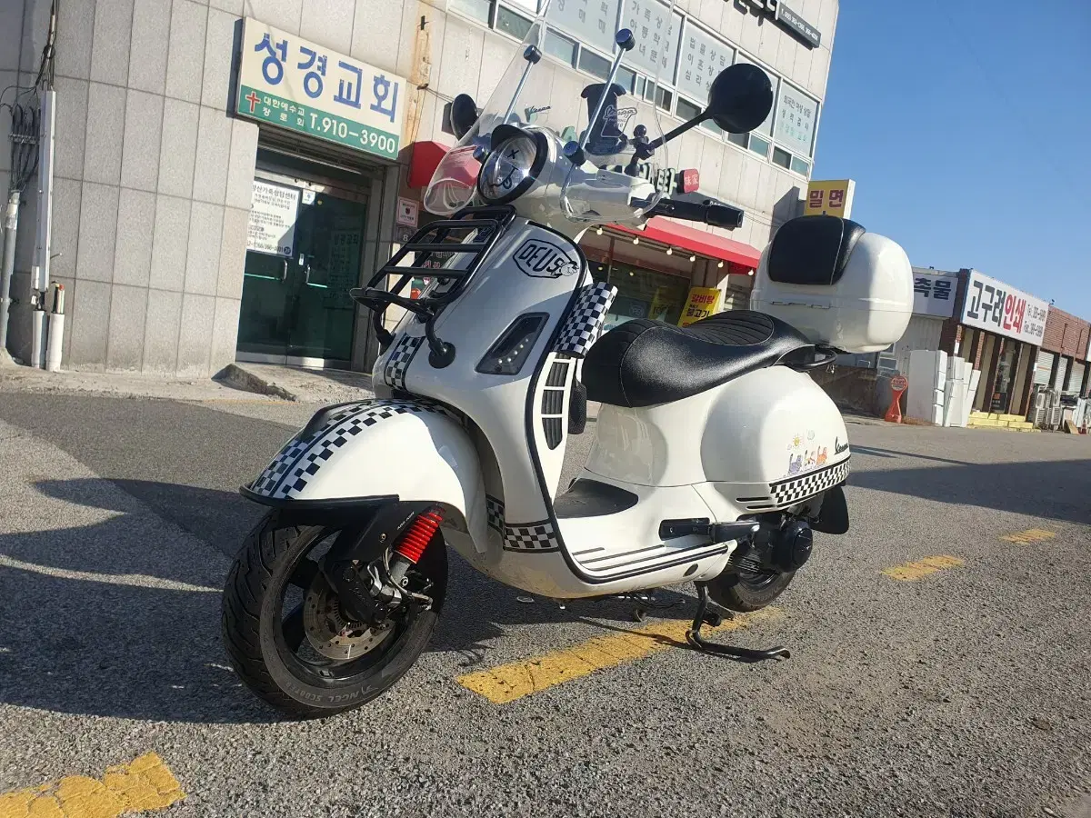 베스파 GTS300슈퍼 아크라포빅구변차랑